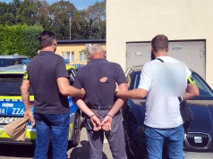 Agresywny 49-latek zaatakował strażników miejskich z Wołomina. Sąd zdecydował o areszcie