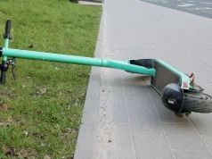 Wypadek na Green Velo. Dwóch nastolatków na jednej hulajnodze
