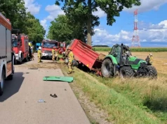 Traktor przygniótł mężczyznę. Groźny wypadek na trasie Szczepankowo- Śniadowo