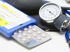 Kardiolodzy alarmują: Znacznie więcej osób powinno zażywać leki na nadciśnienie