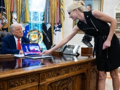 Grają plotkami o Trumpie i jego asystentce. "Będzie wściekły"