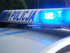 Autobus relacji Rzeszów-Dynów w rowie. Doszło do zderzenia z osobówką