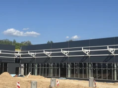 Nowy park handlowy jeszcze w budowie. Obok McDonald's i Biedronka już działają