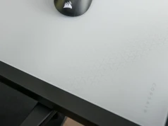 Dla kogo jest szklana podkładka pod mysz? Sprawdziłem Corsair MM Glass Large