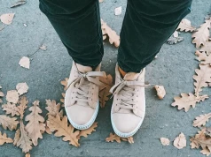 Modne sneakersy na nowy sezon. Te modele znanych marek odmienią codzienne stylizacje