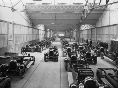 Pager w fabryce Citroëna ponad 100 lat temu. 15 świetlnych kodów wzywało dyrektorów do telefonu