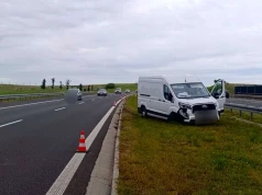 Utrudnienia na trasie S7 do Warszawy. Jeden pas jest zablokowany