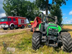 Uderzył ciągnikiem w drzewo. Był kompletnie pijany