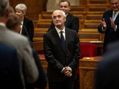 Zmienili konstytucję, by usunąć prezydenta. Baka przejął urząd