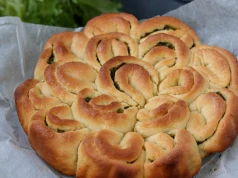 Zamiast bagietki czosnkowej robię ten chlebek. Można go odrywać palcami
