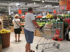 Nowy "król drożyzny" i nie chodzi o masło. Polacy płacą jak za zboże trzeci miesiąc z rzędu