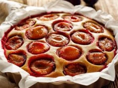 Masę na to ciasto ze śliwkami przygotujesz w 10 minut. Resztę zrobi za ciebie piekarnik