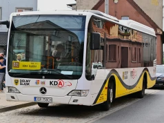 Autobusy „za pociąg” podbijają Dolny Śląsk. Coraz więcej pasażerów wybiera te połączenia