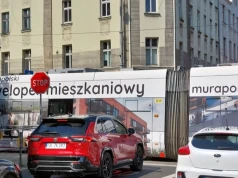 Tramwaje zmienią kolor na żółty. Co z reklamami? „Jest to temat szczegółowo analizowany”