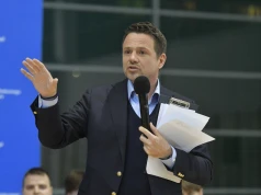 Trzaskowski ma powody do niepokoju! Chcą go odwołać. Tysiące warszawiaków już podpis…