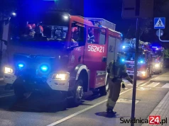 Wyczuwalny zapach gazu na ulicy Kościuszki w Strzegomiu. Na miejsce skierowano cztery zastępy straży pożarnej