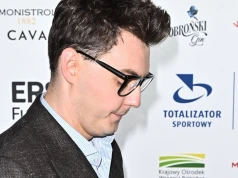 Katastrofalna wpadka na antenie TVP Info. Zrugał innego pracownika
