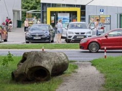 Toruń: Ludzie wydeptali przejście z Parku Glazja. Powstanie tu legalne