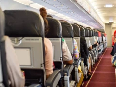 Pasażerowie czekali trzy godziny w samolocie. "Zrezygnowany wróciłem z żoną do domu"