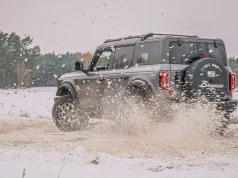 Ford idzie za ciosem. Transit staje się mały i wszystko staje na głowie