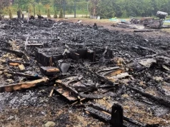 Pożar domku na ROD „Złote Piaski” w Siedlcach. Cały budynek był w ogniu