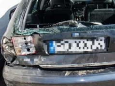 Pijany obywatel Ukrainy zdemolował 10 aut nad jeziorem. Miał 1,8 promila i zakaz prowadzenia