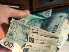 Pensje w Polsce rosną, ale zatrudnienie spada. Nowe dane GUS