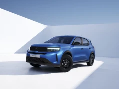 Opel Frontera dostaje nowy podstawowy silnik. Najtańsza wersja Start debiutuje na rynku