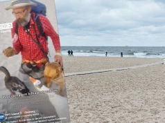 Sprzątał plażę z poplątanych sieci. W śmieciach znalazł "skarb Bałtyku"