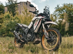 QJMotor SRT 450 RX za 22 990 zł. Gdzie jest haczyk? Test podczas porównania 11 patentów na adventure kat. A2