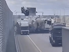 Zderzenie ciężarówek na A1 i ‘latająca’ osobówka