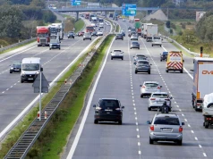 Chcieli przepuścić służby, a skończyli bez prawa jazdy. Oto haczyk w przepisach