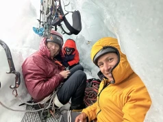 Bracia Pou i Micher Quito znów na Ranrapalca: nowa droga „Bonustrack” (WI7, M6, 6c, 1060 m)