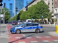 W sobotę wieczorem policja zacznie odcinkami zatrzymywać ruch w Warszawie. Utrudnienia obejmą sześć dzielnic i dwa mosty