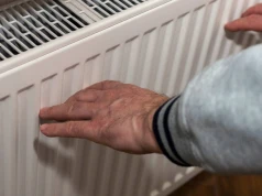 Tańsze od pelletu, a daje mnóstwo ciepła. Tym opałem ogrzejesz dom i sporo zaoszczędzisz