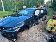 Tragiczny wypadek w Gawłowie. BMW uderzyło w betonowy przepust, nie żyje 38-letni kierowca