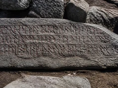 Niezwykłe odkrycie na Wyspach Owczych. Archeolodzy znaleźli runy pod podłogą kaplicy