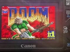 DOOM odpalony na aparacie. Canon 550D to teraz konsola do gier