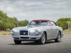 Fiat 8V od Vignale sprzedany za 692,5 tys. dolarów