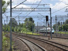 Przewody przy torach, rozbłysk i odgłos wybuchu. Sprawę badają służby