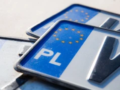 Ministerstwo odwróci tablice rejestracyjne. Powód zaskakuje
