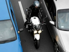 Lubisz jeździć motocyklem? Amerykanie sprawdzili, o której godzinie najłatwiej o wypadek