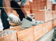 Miasteczko przyciąga dziesiątki pracowników. Brakuje miejsc do spania
