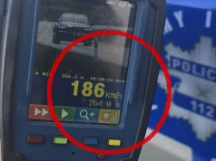 Mało kogoś nie zabił. Pędził 186 km/h, bo chciał… pokazać moc auta znajomej
