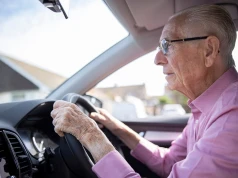 Prawo jazdy dla seniora. Masz 85 lat? Nie wjedziesz na autostradę. Sensacyjny pomysł we Włoszech