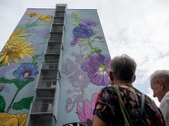 „Przystanek motyla” na Kozłówce już gotowy. Fundacja Zróbmy Sobie Kraków zapowiada kolejne murale (Galeria)