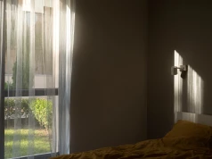 Patrzysz na okna tylko za dnia? Po zmroku możesz zobaczyć problem, który wcześniej umykał