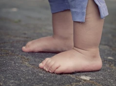 Pijany ojciec z niemowlęciem na lubelskim Starym Mieście. „Dziecko było w sytuacji zagrożenia”