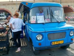 Zjadłam kultową kiełbaskę z Nyski. To tam wieczorami ustawiają się długie kolejki