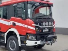 Wichura w powiecie ciechanowskim. Drzewa przewracają się na samochody